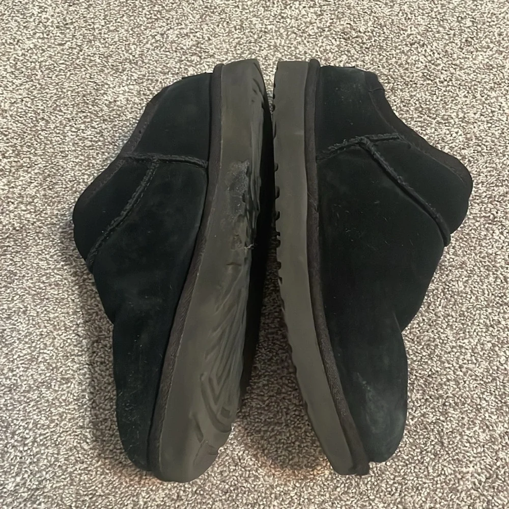 Ugg Classic Shearling Suede Slipper - Picture 11 of 11